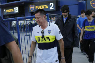 Velatorio de Miguel Ángel Russo: Riquelme asistió a la Bombonera para dar el último adiós