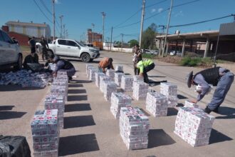 ROCA: Secuestran Camioneta Con Más De 40 Cajas De Cigarrillos De Contrabando Tras Una Persecución