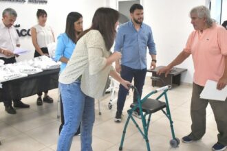 CHACO:  IPRODICH Entregó Ayudas Técnicas A Personas Con Discapacidad Del Gran Resistencia