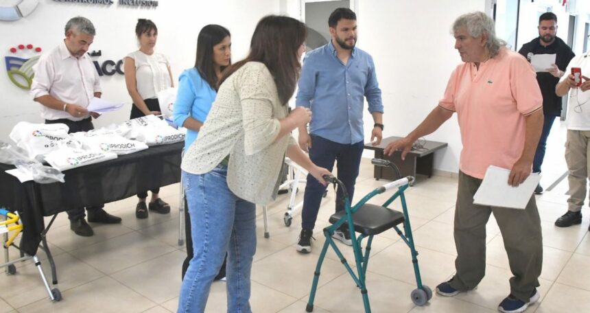 CHACO:  IPRODICH Entregó Ayudas Técnicas A Personas Con Discapacidad Del Gran Resistencia