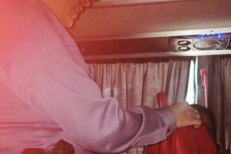 CHACO: Efectivos Encontraron Una Mochila Extraviada Y La Devolvieron A Su Dueña