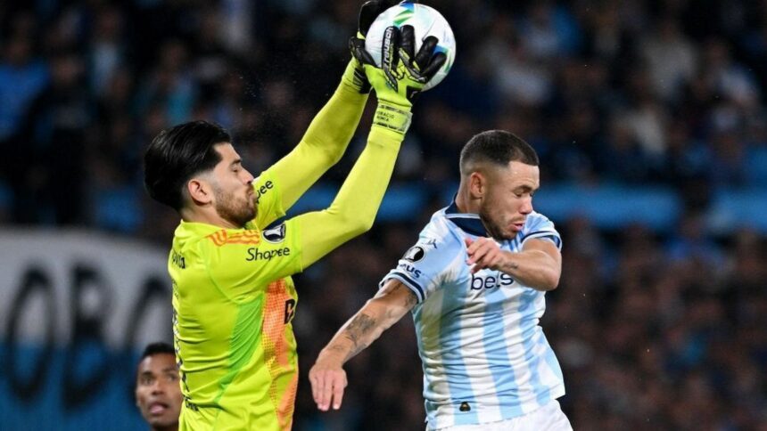 Agustín Rossi, el héroe del Flamengo: las atajadas del arquero para que Racing quede eliminado