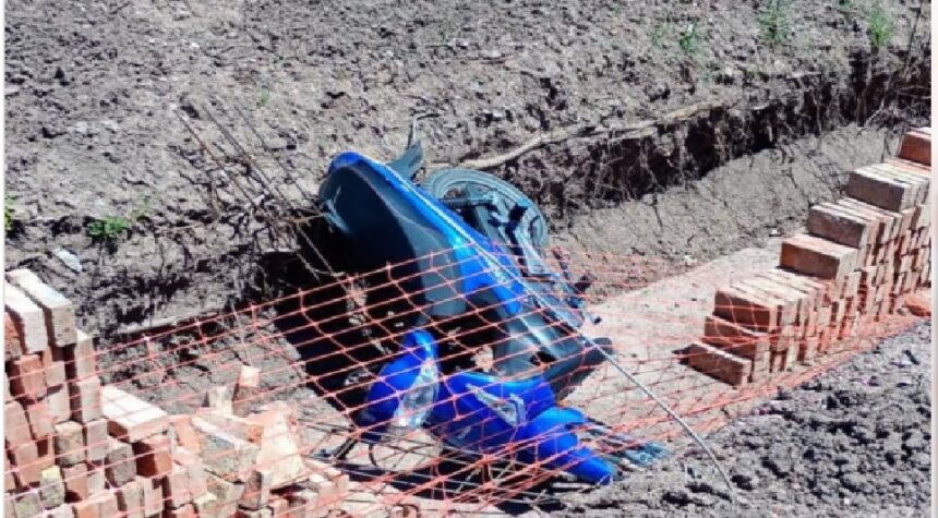 PAMPA DEL INFIERNO: Joven Perdió El Control De Su Moto Y Cayó A Una Cuneta