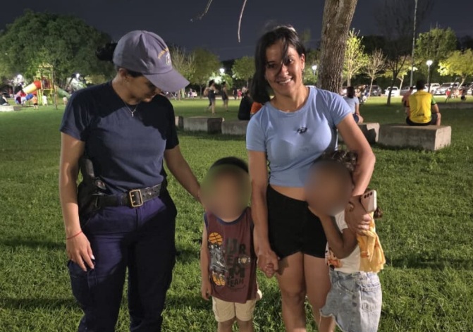 RESISTENCIA: Niña Deambulaba Sola En El Parque De La Democracia, La Policía Rápidamente La Reunió Con Su Madre