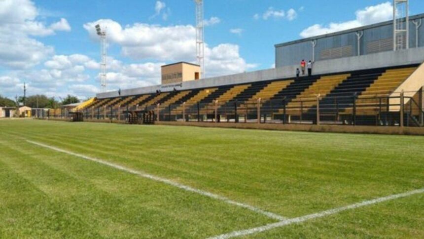 Prohíben el ingreso a los estadios a dos hinchas de Comunicaciones por agredir a dirigentes y jugadores