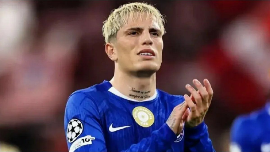 Alejandro Garnacho rompió el silencio tras su salida del Manchester United y encendió la polémica