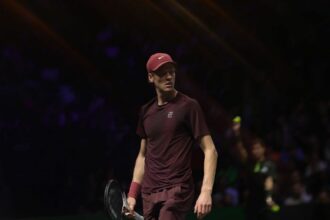 Francisco Cerúndolo cayó ante Jannik Sinner y quedó eliminado del Masters 1000 de París