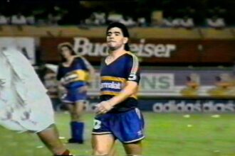 El día que Maradona jugó un partido en dos equipos diferentes: la vuelta fugaz del futbolista a Boca
