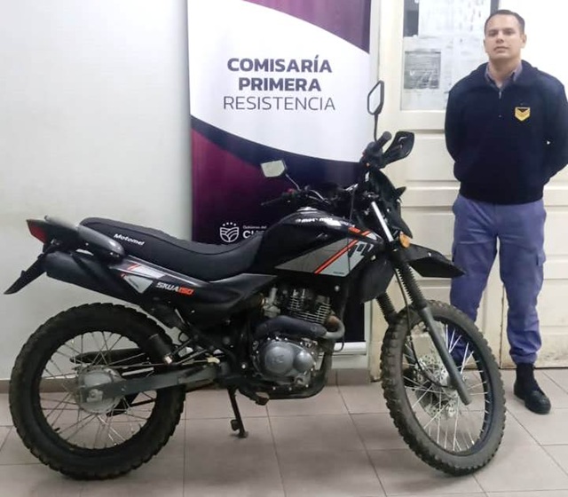 RESISTENCIA: Se Despojó De Su Moto Porque Era Buscada Por Hurto