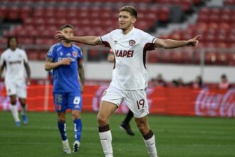 A Lanús se le escapó en el segundo tiempo e igualó con la U. de Chile de visitante