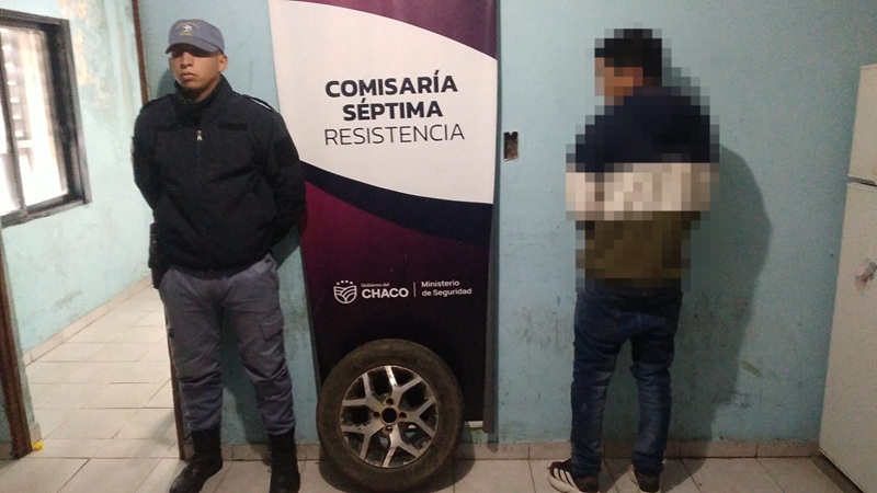 RESISTENCIA: Trasladaba Una Rueda E Intentó Huir Al Ver La Patrulla