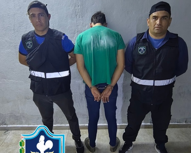 PLAZA: Detienen A Joven Por Supuesto Robo Y Recuperan Un Celular Sustraído