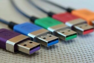 Que son los USB morados: para qué sirven y qué significan los distintos colores