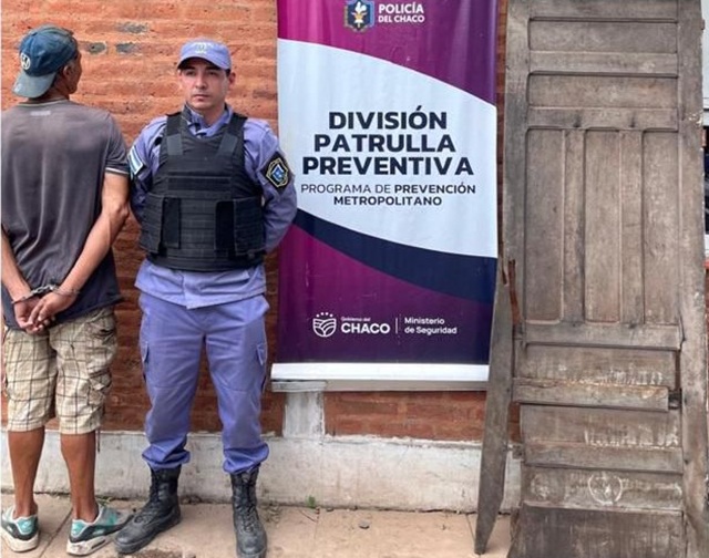 RESISTENCIA: Demoraron A Un Hombre Que Circulaba Con Una Puerta