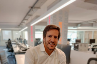 Casi la mitad de los profesionales argentinos ya usa IA en su trabajo y crece su aplicación en la medicina