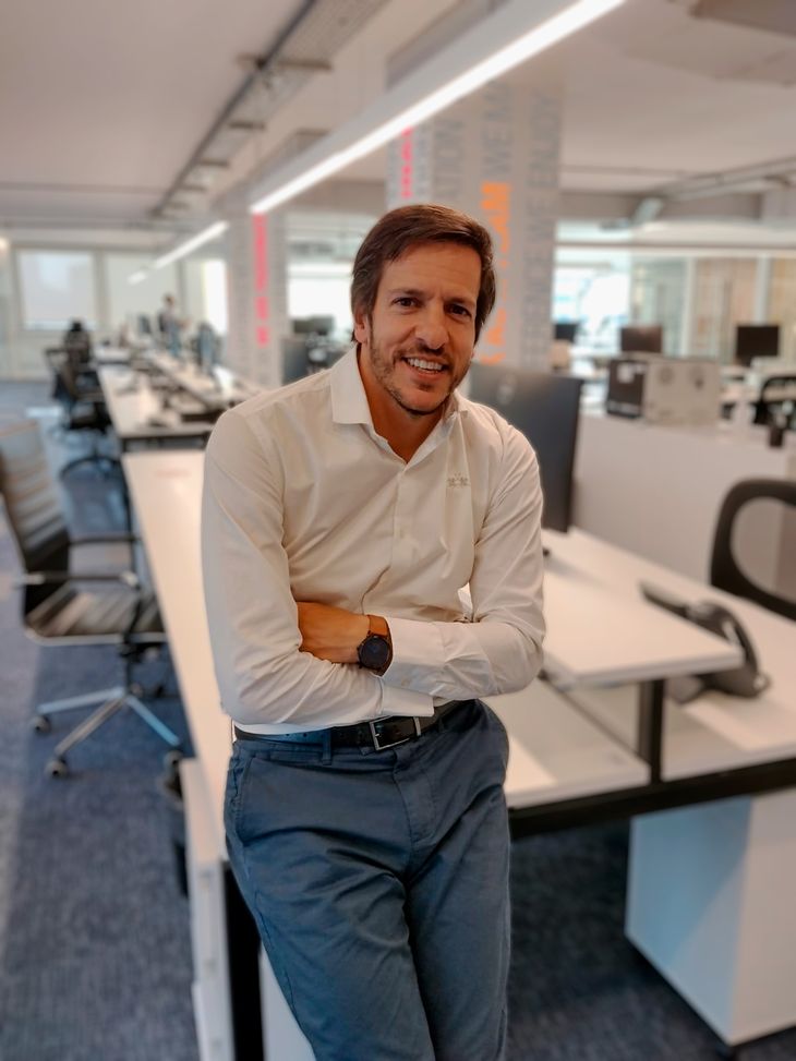 Casi la mitad de los profesionales argentinos ya usa IA en su trabajo y crece su aplicación en la medicina