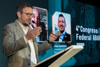 Juan Cuattromo en el Congreso de ABAPPRA: “Argentina necesita una nueva federalidad financiera que llegue a todo el país”