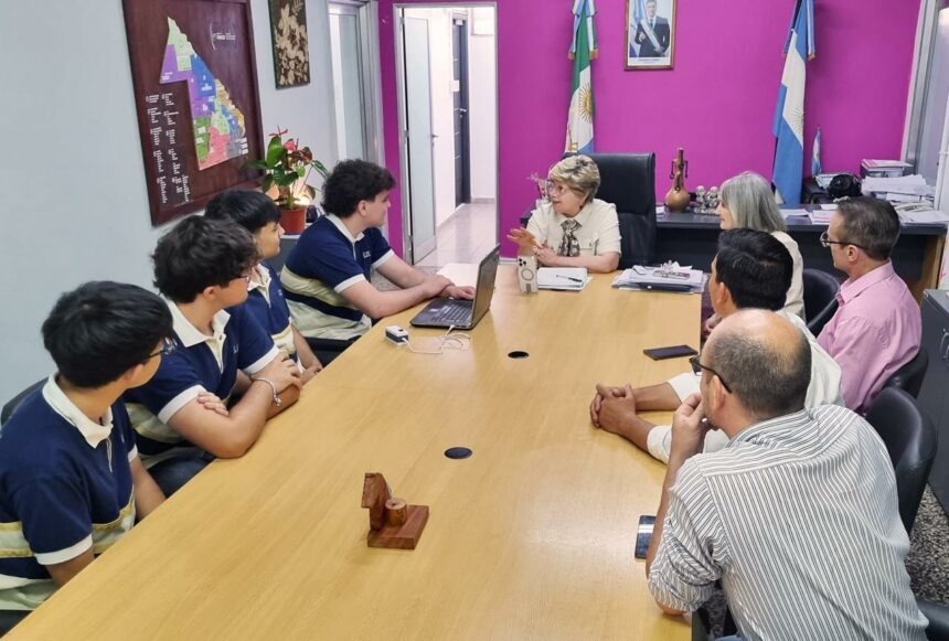 Educación Recibió A Estudiantes De La Eet 33, Ganadores En Las Olimpiadas Nacionales De Informática, Innovación, Electrónica Y Tecnología