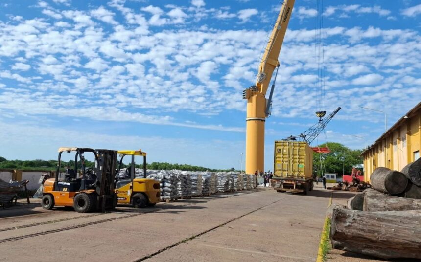El Puerto De Barranqueras Concretó Una Nueva Exportación De Carbón Chaqueño Con Destino A Estados Unidos