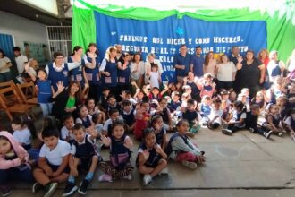 Estudiantes De La Eet Nº 2 Recibieron Un Reconocimiento Por Los Trabajos De Mantenimiento Realizados En El Jardín De Infantes Nº 101