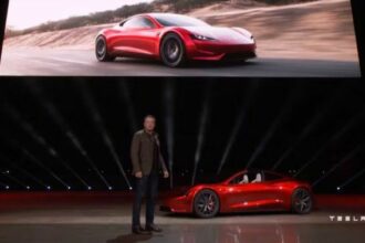 Elon Musk anunció el prototipo del primer auto volador llamado “Tesla Roadster”
