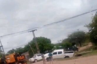 PINEDO: Una Hilux Volcó En Una Cuneta Y El Conductor Salió Ileso