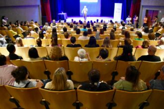 Silvana Schneider Acompañó La Charla Motivaciones De Bernardo Stamateas En Resistencia