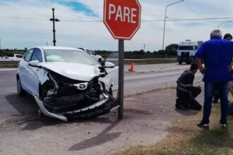 CHACO: Choque Entre Un Auto Y Una Camioneta En Ruta 16