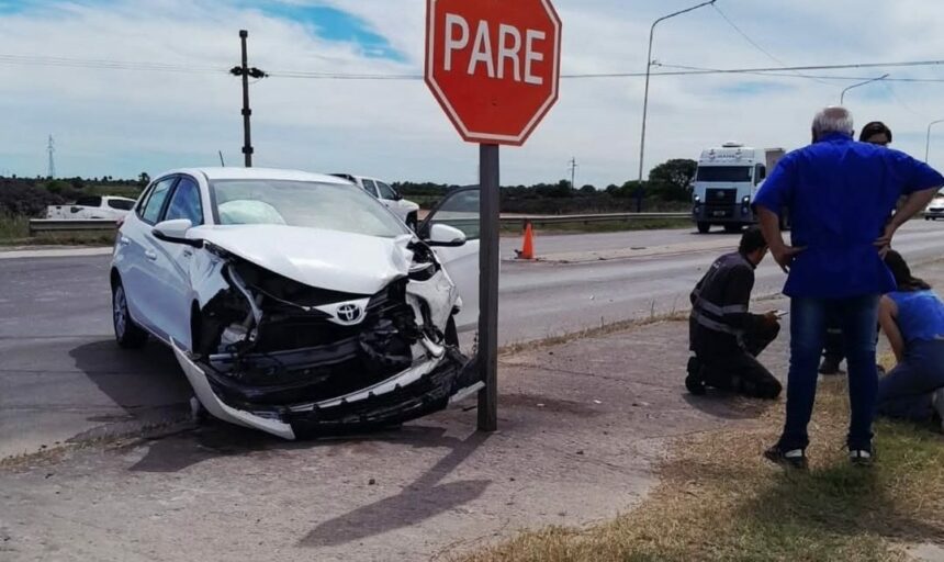 CHACO: Choque Entre Un Auto Y Una Camioneta En Ruta 16