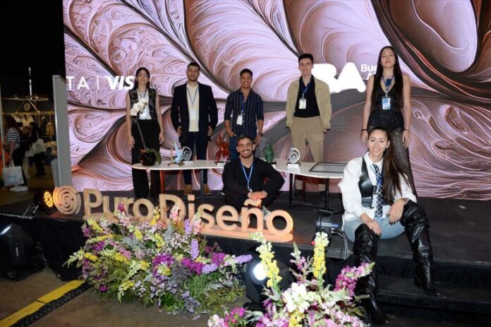 Talento UNNE: estudiantes de Diseño Industrial crearon las piezas de premiación de la Feria Puro Diseño 2025