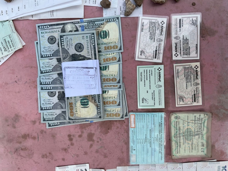 CASTELLI: Detenidos Tras Intentar Pagar Con Dólares Falsos