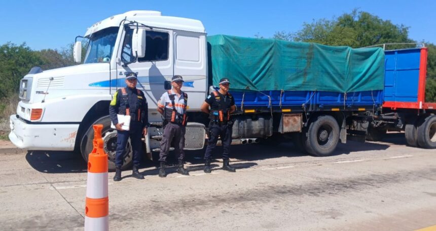 CHACO:   Caminera Secuestró Un Camión Y Detuvo A Tres Personas Con Pedido De Captura