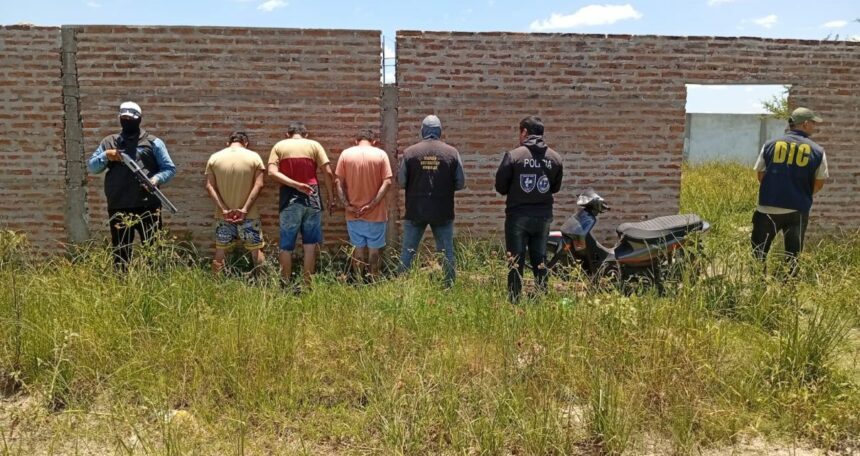 RESISTENCIA:  Recuperan Una Motocicleta Robada Y Detienen A Tres Sospechosos, Dos De Ellos Con Pedido De Captura Por Homicidio