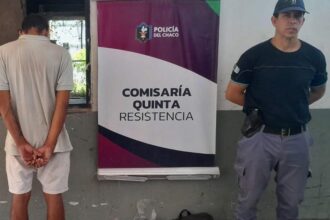 RESISTENCIA: Detuvieron A Un Hombre Que Robaba Sandalias Con Una Rama Desde La Ventana De Un Local