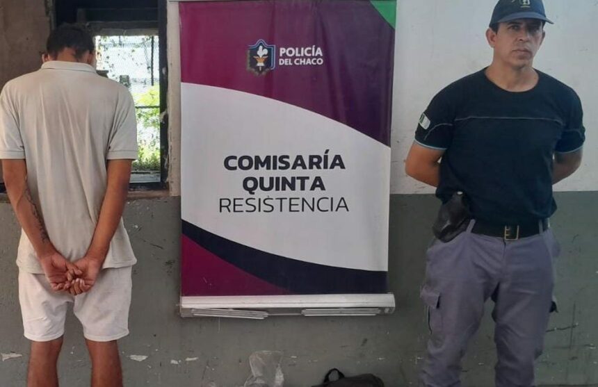 RESISTENCIA: Detuvieron A Un Hombre Que Robaba Sandalias Con Una Rama Desde La Ventana De Un Local