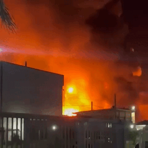 Estremecedores videos: explotó una fábrica en Ezeiza y hay al menos 15 heridos