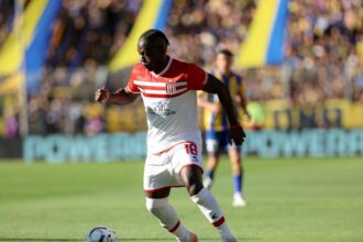 Un pasillo derecho a la eliminación: en Rosario, Estudiantes borró al “campeón” y avanzó a cuartos de final