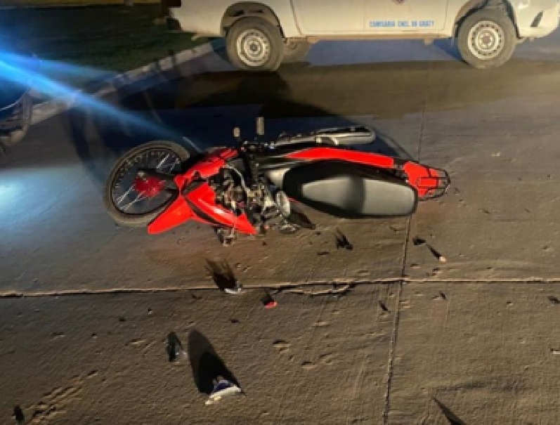 DU GRATY: Motociclista Y Su Hijo Colisionan Con Un Caballo