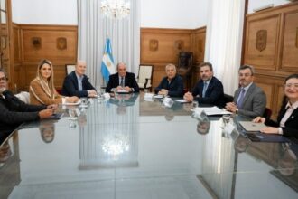 Con Alfredo Cornejo, el Concejo de Mayo busca cerrar las reformas