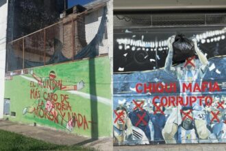 Vandalizaron murales de Lionel Messi y Dibu Martínez con mensajes para Chiqui Tapia y la AFA