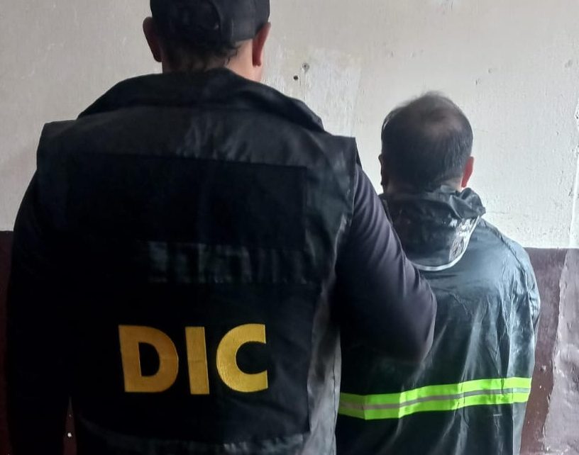 RESISTENCIA:   Detienen A Un Hombre Cuando Intentaba Forzar Una Camioneta