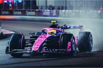 Franco Colapinto tuvo un buen desempeño en una clasificación atravesada por la lluvia y largará 15° en el GP de Las Vegas