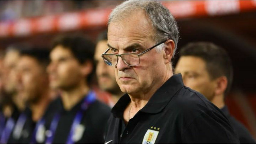 Marcelo Bielsa afirmó que no renunciará al cargo de DT de la Selección uruguaya pese a los rumores