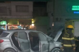 SÁENZ PEÑA: Bomberos Sofocaron El Incendio De Un Automóvil En Pleno Centro