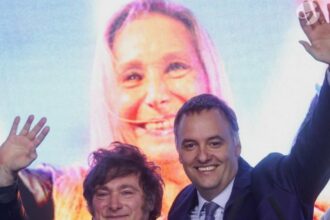 Manuel Adorni, a la defensiva: qué dijo sobre las críticas de Mauricio Macri