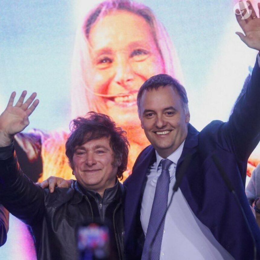 Manuel Adorni, a la defensiva: qué dijo sobre las críticas de Mauricio Macri