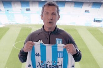 Marcó un recordado gol del fútbol argentino, sufrió una dura enfermedad y hoy se dedica a concientizar