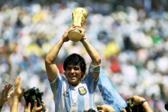 Hoy se cumplen 65 años del nacimiento de Diego Armando Maradona, eterno ídolo argentino