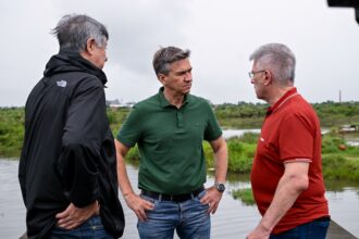 El Gobernador Zdero Supervisó Obras De Desagües Y Defensas En El Gran Resistencia