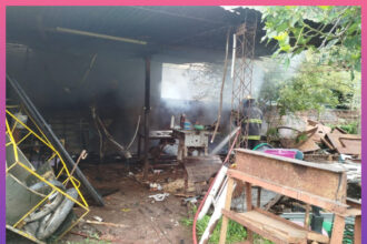 RESISTENCIA: Bomberos Intervienen En El Incendio De Una Vivienda En La Ciudad